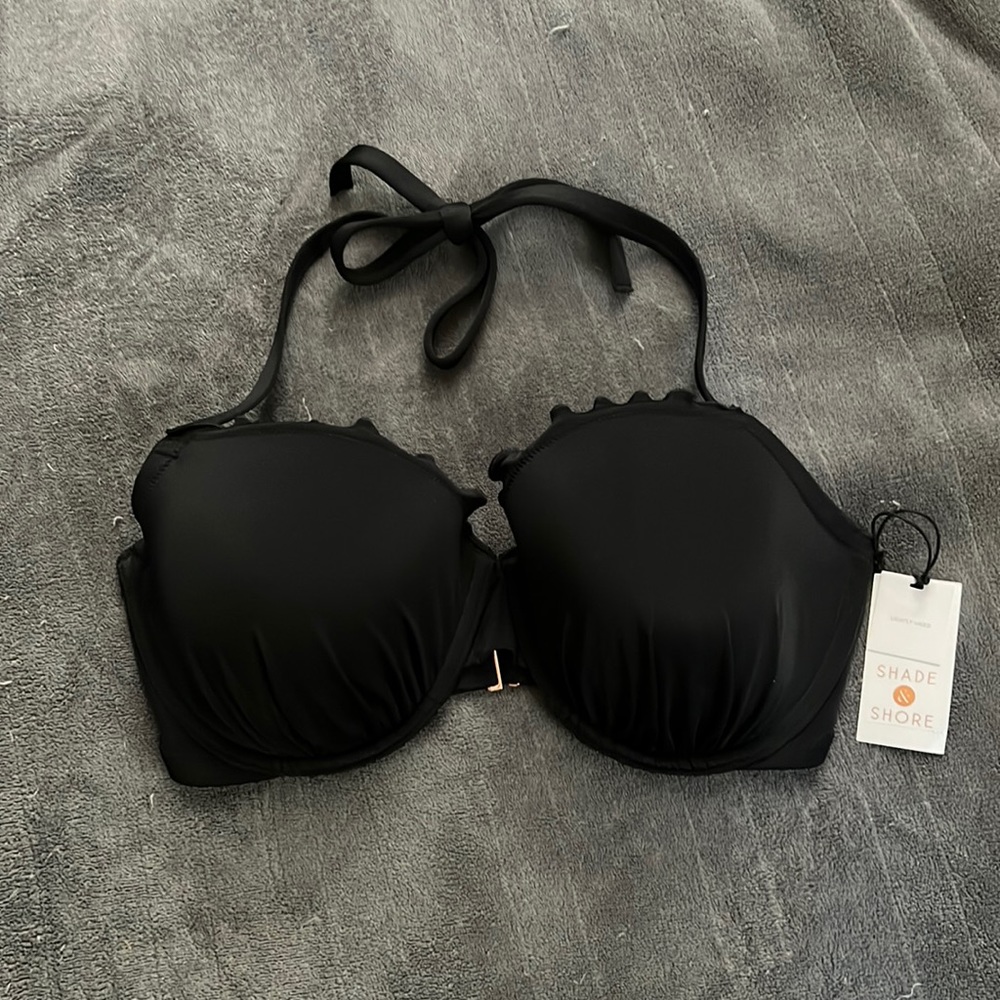 BRAND NEW WITH TAGS; Bikini Top; lightly lined; has underwire, size 34 DDD